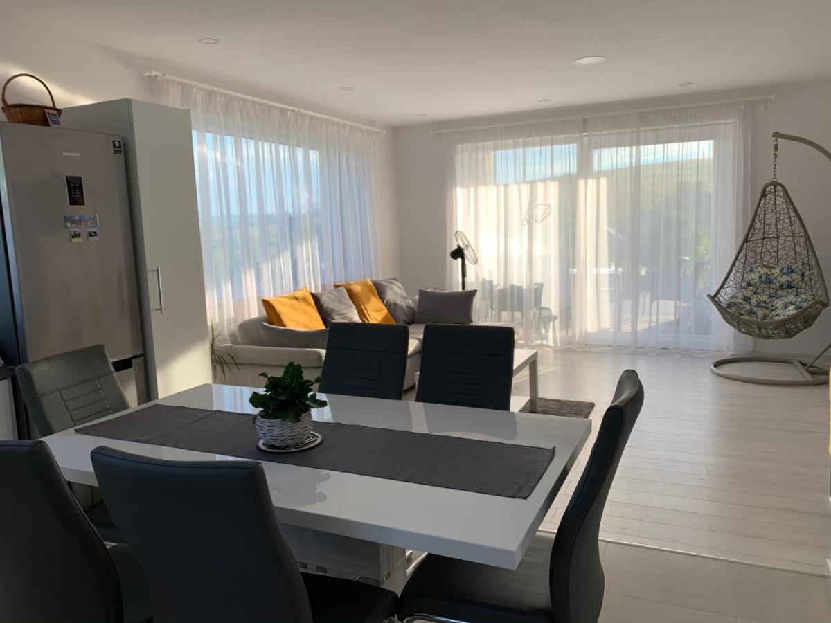 Вилла Viktoria House Одорхею-Секуйеск Экстерьер фото
