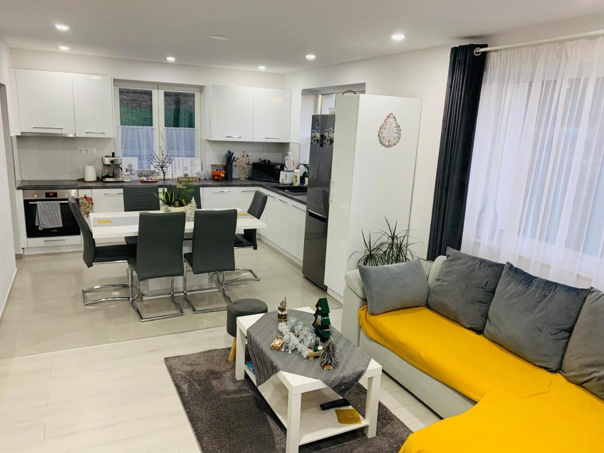 Вилла Viktoria House Одорхею-Секуйеск Экстерьер фото